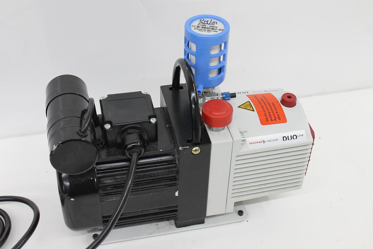 Used Pfeiffer DUO 3 PK D41 062 H Vacuum Pump w/ Agilent G1099-80039 Filter
