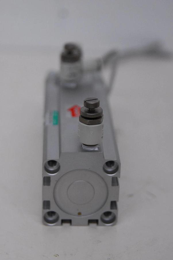 Used CKD USSD-KL-32-70-F-N Position Locking Compact Cylinder
