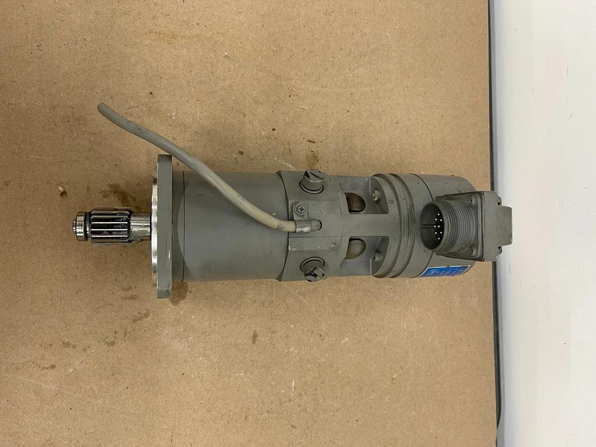 Used Mitsubishi HD20ET-02 DC Servo Motor / Sanyo Denki G1811-097-6 Encoder (DWC200H)
