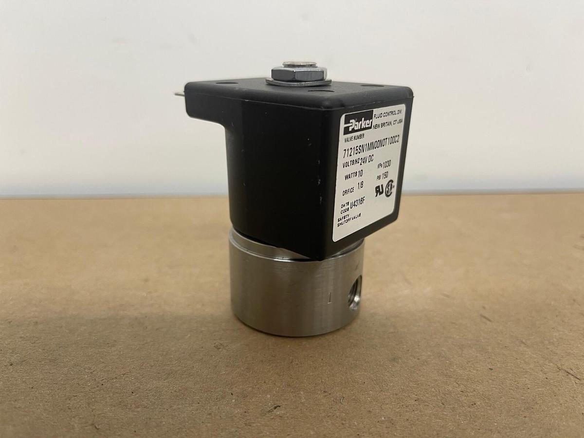 Used Parker 71215SN1MN00NT00N0T100C2 Solenoid Valve 24VDC 10W 150PSI