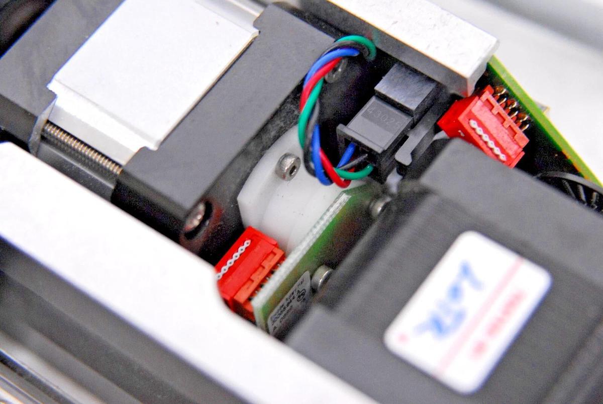 Used Tecan 30081035 Syringe Pump CXP T-CH Vision Max W/ 30055843 CXP Driver Board