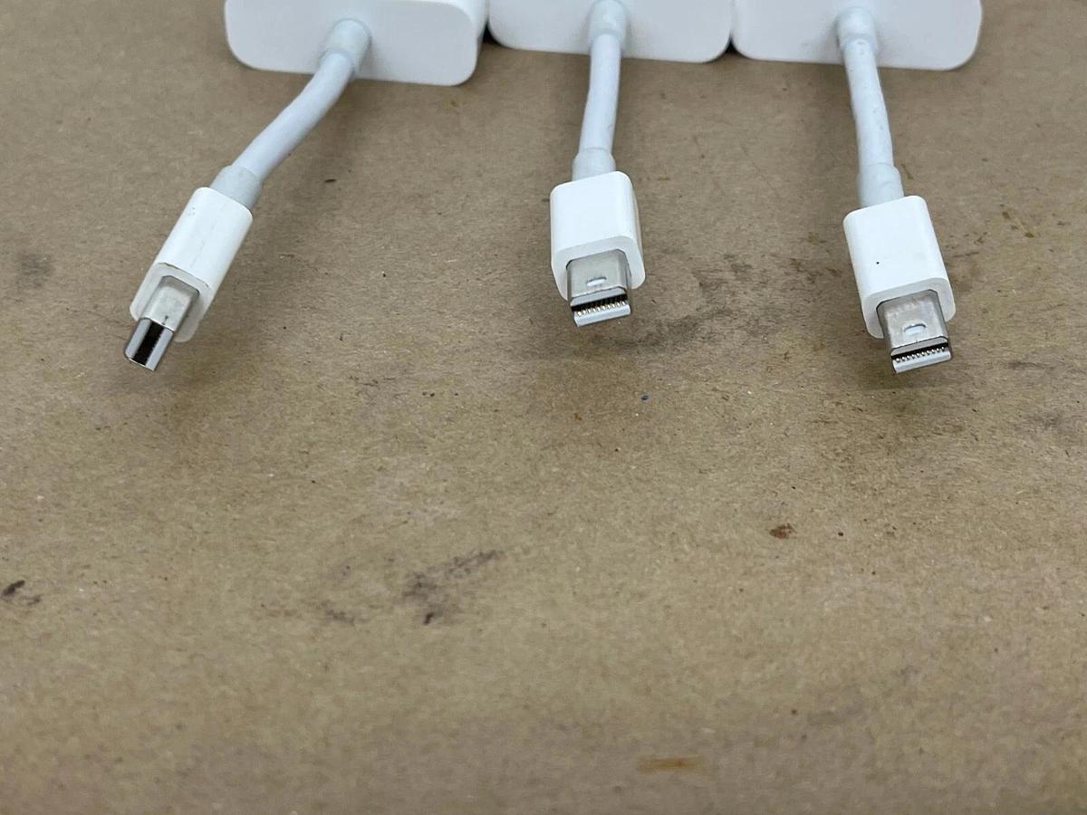 Used Apple A1307 Mini DisplayPort to VGA Adapter