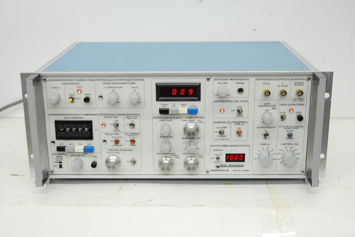 Used Axon Instruments AXOPATCH-1D Patch Clamp Amplifier - READ DESCRIPTION