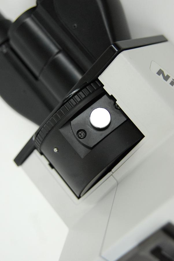 Used Nikon T-TD Binocular Tube D Microscope Head W/ CFI 10x/22 Eyepiece Set (TE2000)