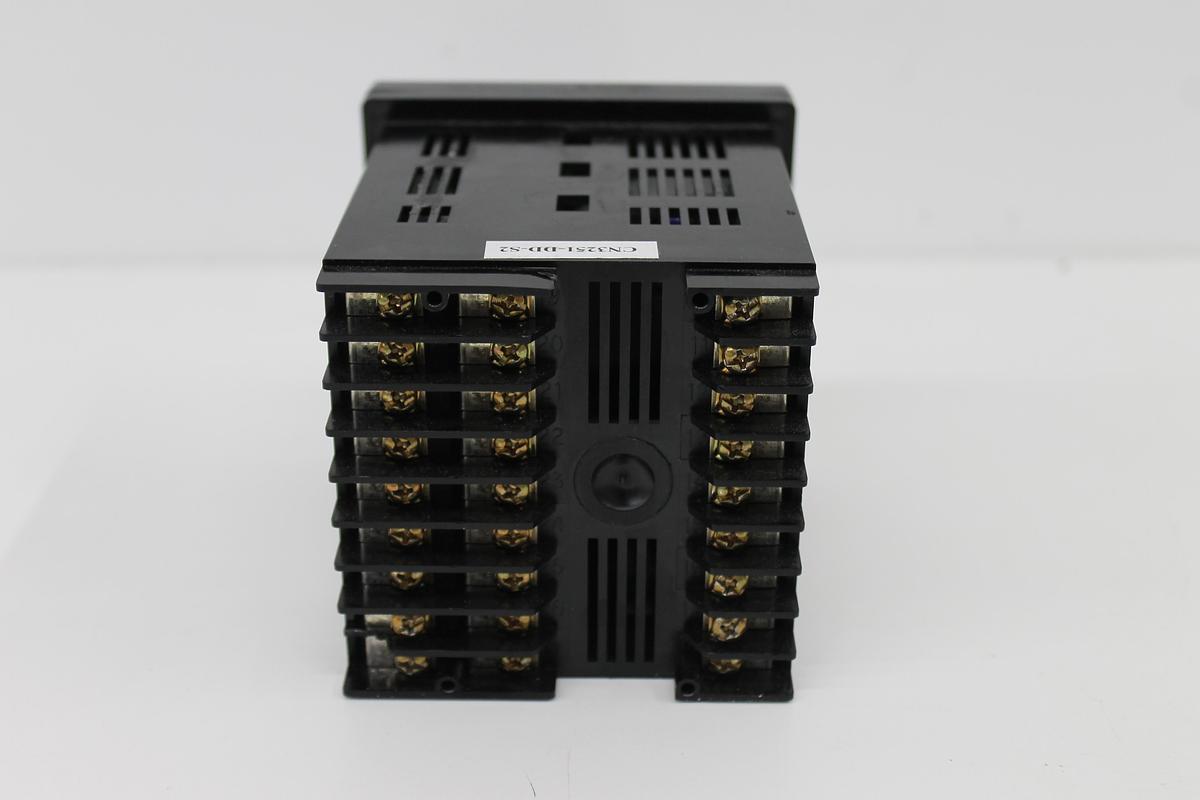 Used OMEGA CN3251-DD-S2 Temperature/Process Controller