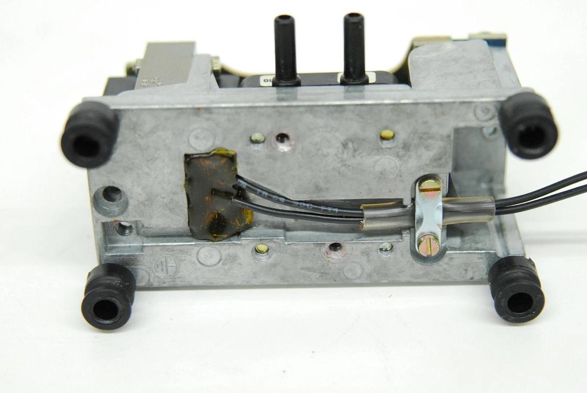 Used Vibrating-Armature Pump G-060082-00 - Puritan Bennett 740 Ventilator