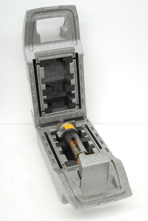 Used Rigaku R01-29-0202, 9430 022 73201, DK 427209 Long Fine Focus (LFF) 2200W Copper (Cu) Analytical X-ray tube