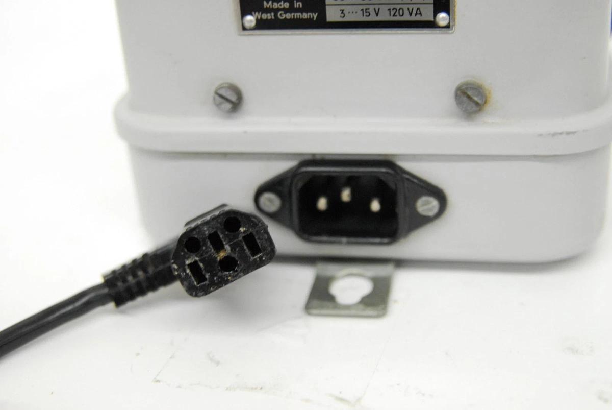 Used Zeiss 39 25 33 Microscope Power Supply  W/ 46 72 59, 46 80 19 Lamp Housing