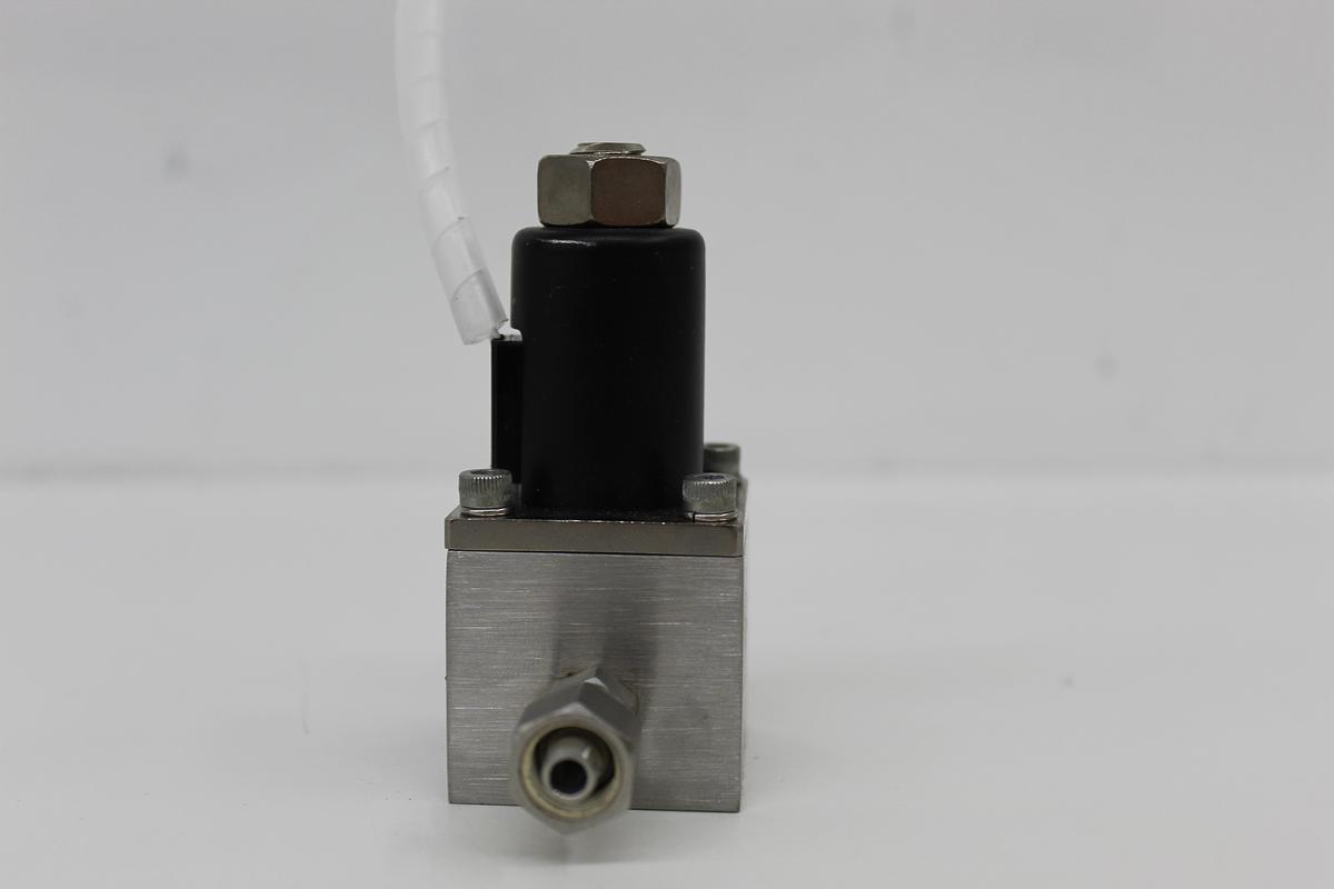 Used MKS 0248A-24847 100 SCCM Solenoid Gas Flow Control Valve