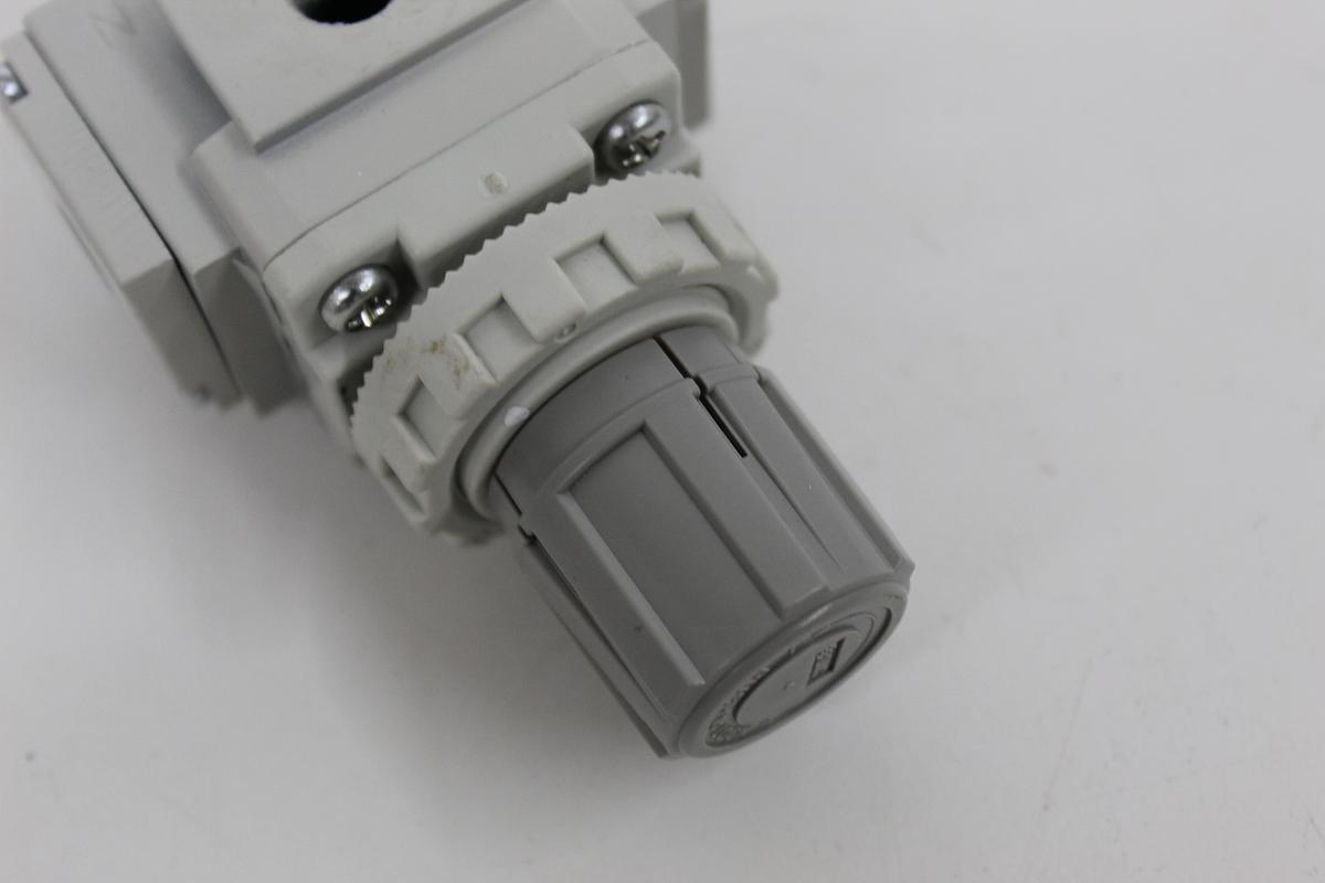 Used SMC AR20-N01-Z-B Pneumatic Air Pressure Regulator 1/8" NPT 7-125 PSI AR-B