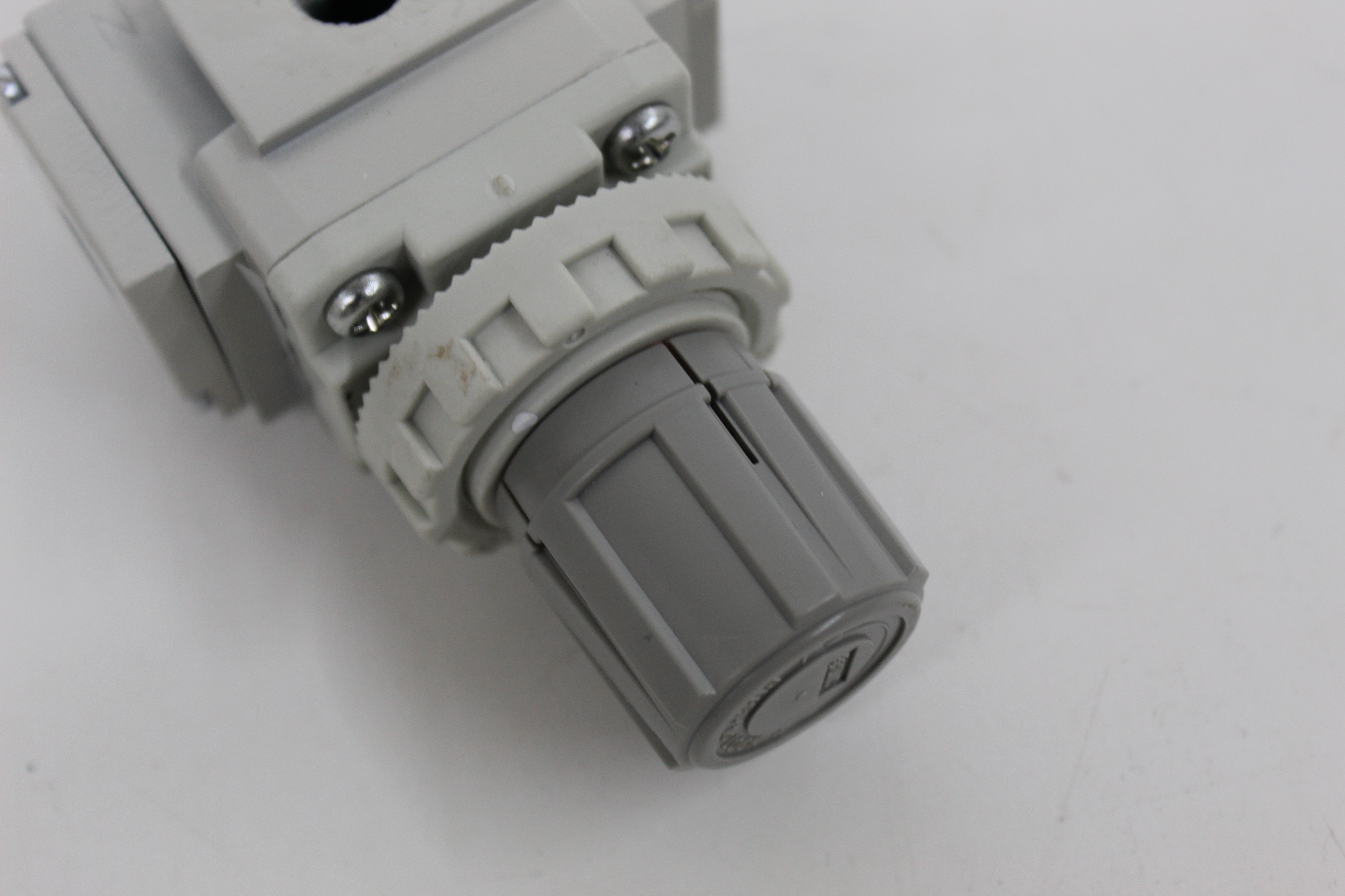 Used SMC AR20-N01-Z-B Pneumatic Air Pressure Regulator 1/8" NPT 7-125 PSI AR-B