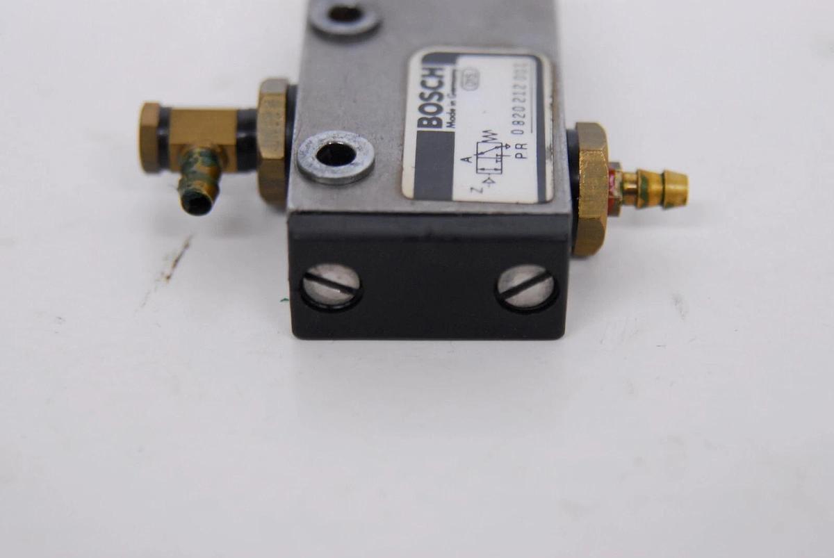 Used Bosch 0-820-212-001 Pneumatic Solenoid Valve 3/2 NC