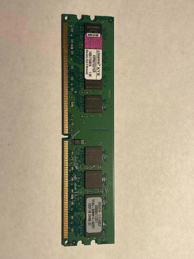 Used 1GB Kingston KVR667D2/1GR 240-pin DDR2 667MHz 740617107005