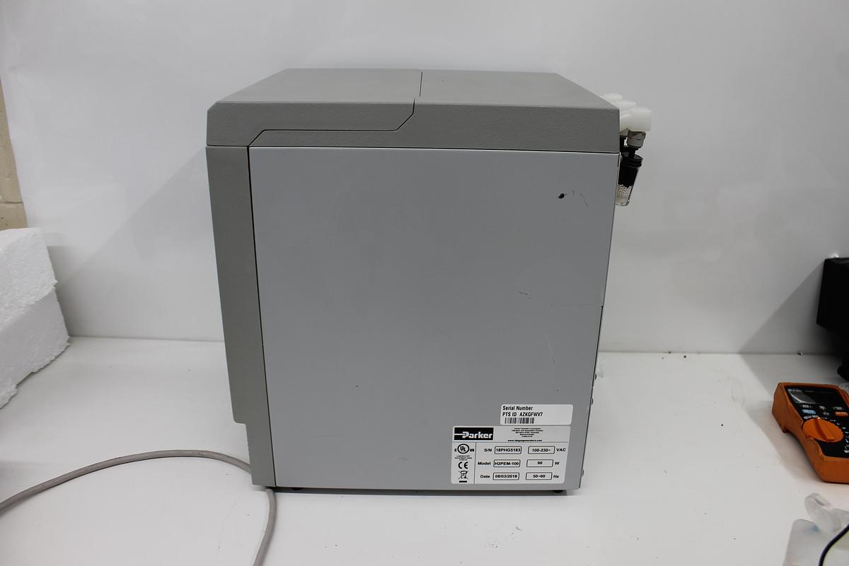 Used Parker Balston H2PEM-100 Hydrogen Generator