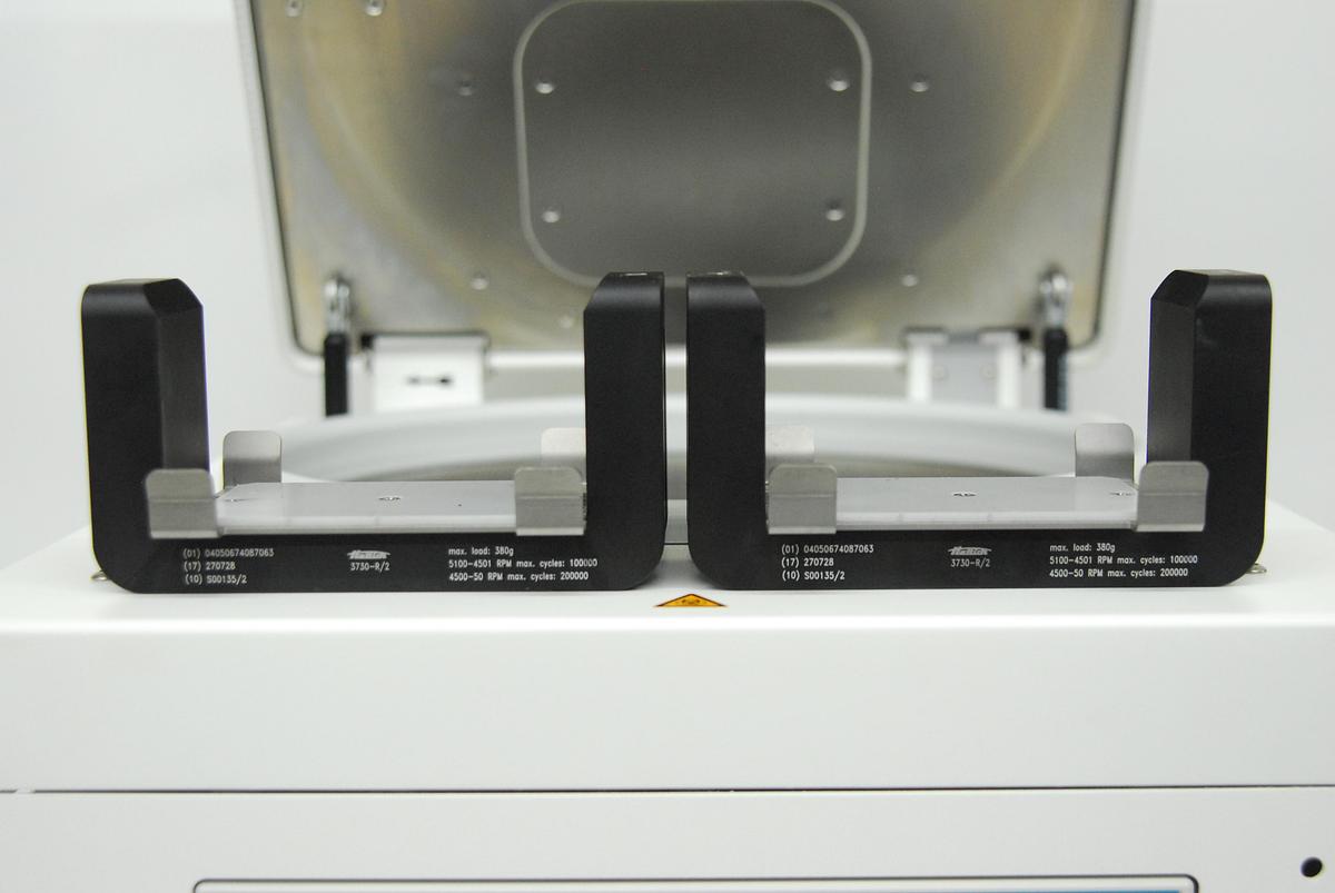 Used Hettich ROTINA 380 Robotic Automated Benchtop Centrifuge W/ 3722-R Rotor, 3730-R/2 Buckets