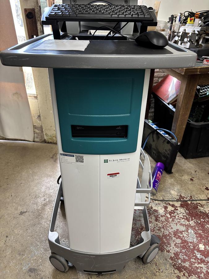 Used St Jude Medical ILUMIEN Intravascular Imaging Therapy Guidance System FFR OCT