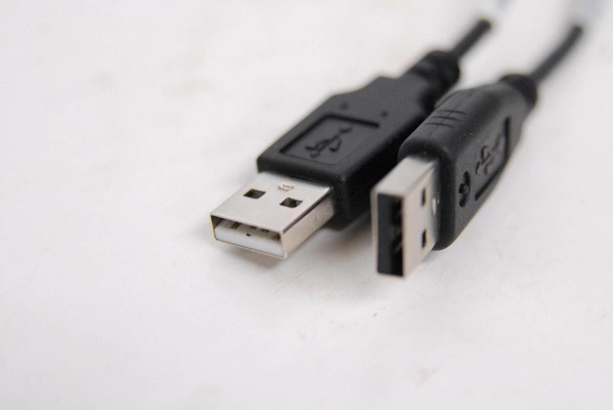 Used Omnicell Optiflex 13-1172 Keyboard W/ Authentec 45494 Fingerprint Sensor