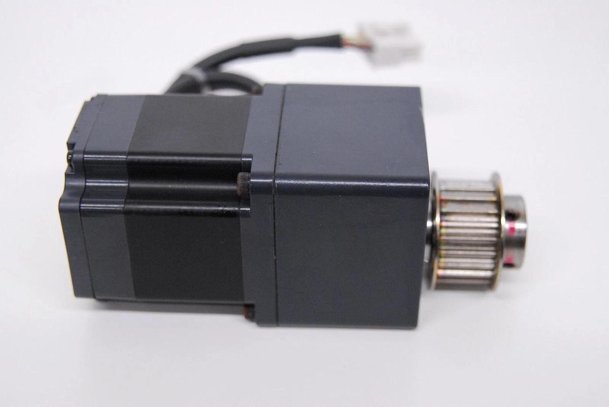 Used Oriental Motor Vexta ASM66AK-T7.2 Closed Loop Stepper Motor 0.98V 2.5A