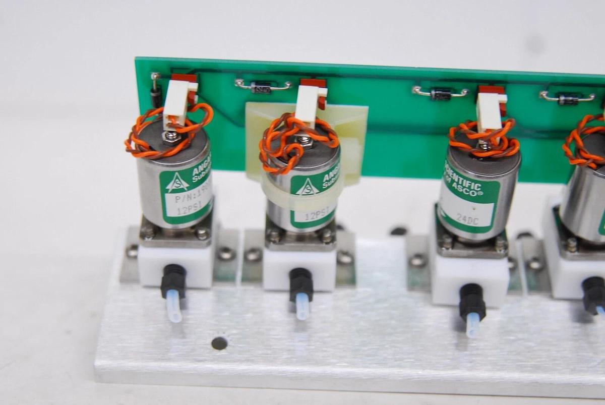 Used Applied Biosystems 600925 REV A Solenoid Manifold W/ Micro Switch 242PC15M