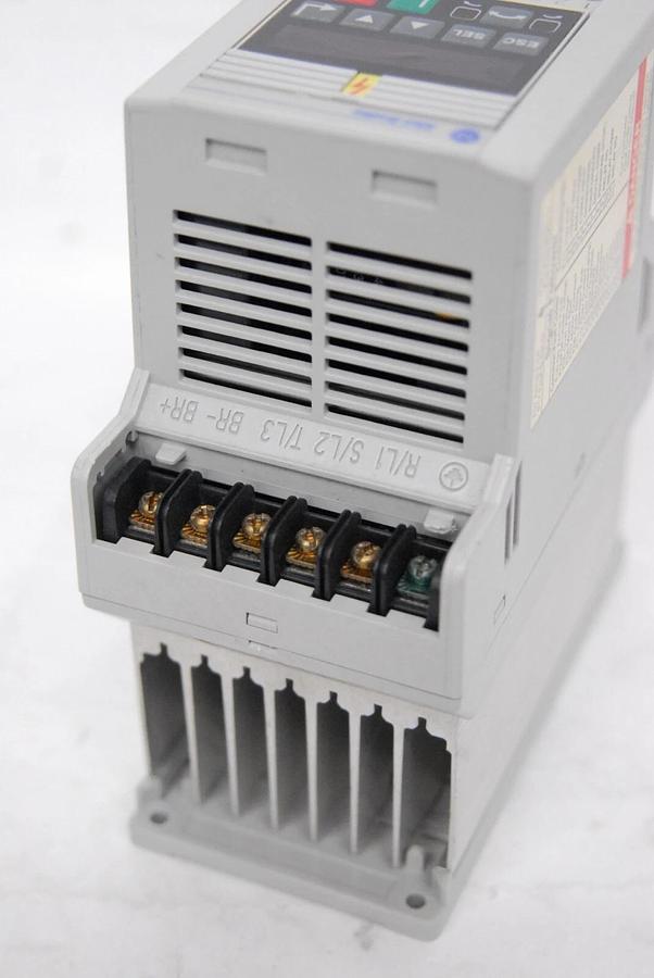 Used Allen-Bradley 160-AA03NSF1P1 7.06 C Variable Frequency Drive W/ 160-P1 Keypad