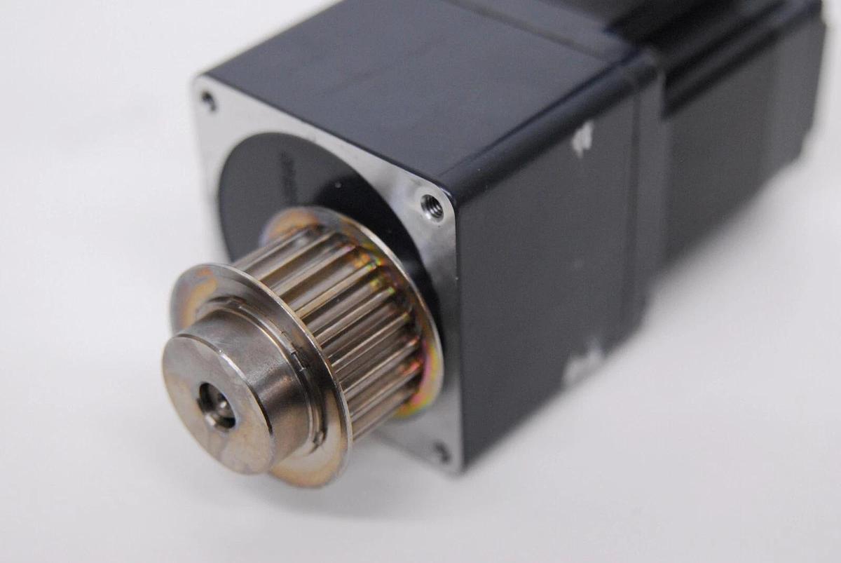 Used Oriental Motor Vexta ASM66AK-T7.2 Closed Loop Stepper Motor 0.98V 2.5A