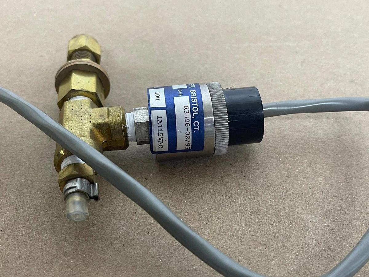 Used Whitman Controls P117G-10H-F12L24-X  Pressure Switch 1/8in