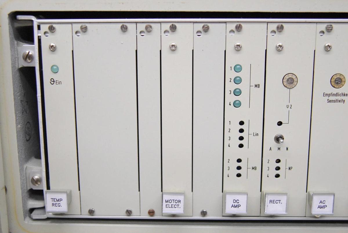 Used H&B  URAS 3 G Gas Analyzer C02 (Hartmann and Braun) - Read Description