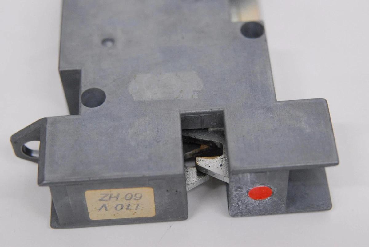 Used Beckman GS-6R Centrifuge - 8410 Lid Latch