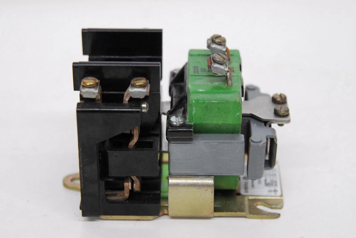 Used GE CR260L20CA Lighting Contactor - 2NO poles, 115-120V, 60HZ