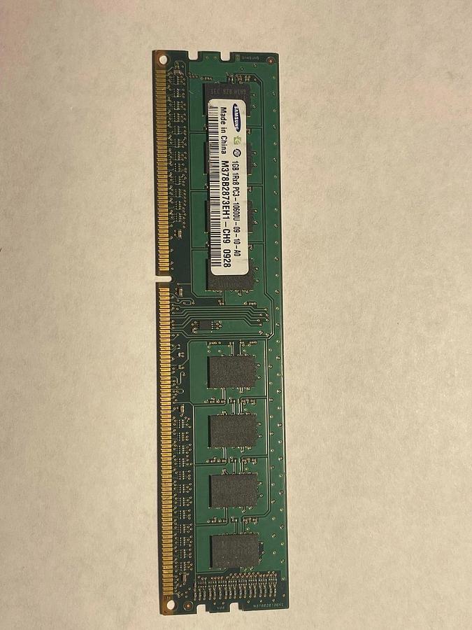Used 1GB Samsung M378B2873EH1-CH9 DDR3 240-pin 1333MHz