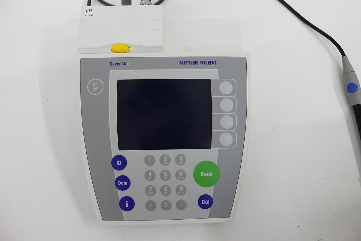 Used Mettler Toledo SevenMulti pH Conductivity Meter w/ Probe and Power Supply