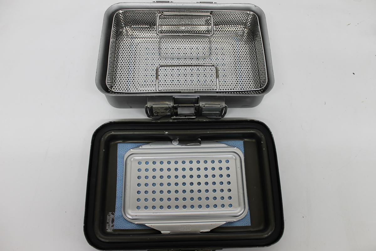 Used V. Mueller Genesis CD0-3B Sterilization Container 10x6x3 with both Filter Holders, Basket