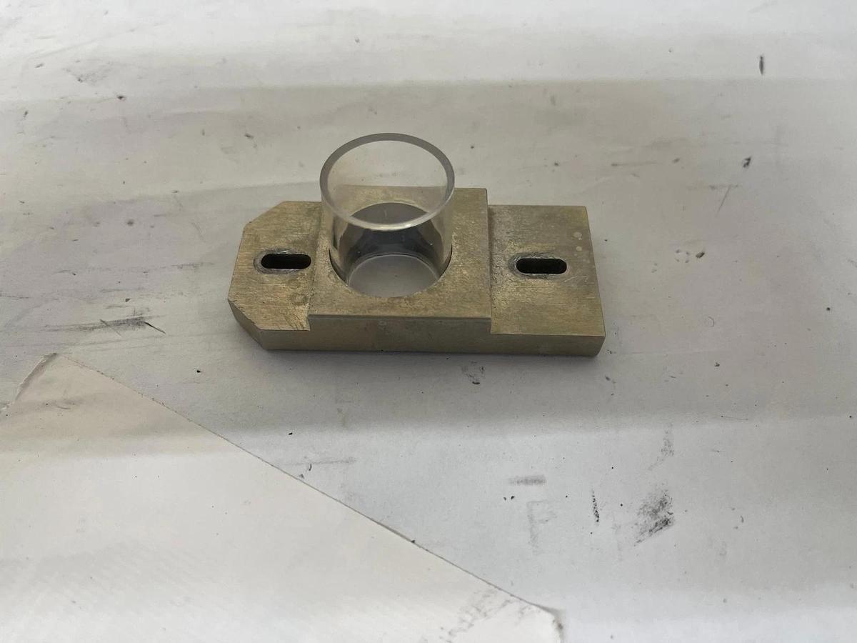 Used Perkin Elmer N8152111 W/ Glass Insert