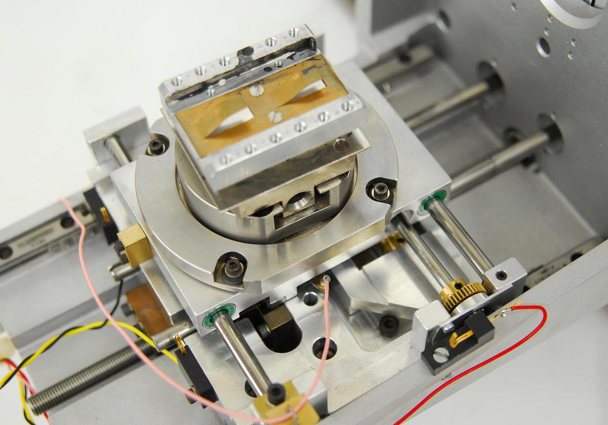 Used CamScan Series 2 SEM - 5-Axis Motorized Specimen Stage Door Assembly