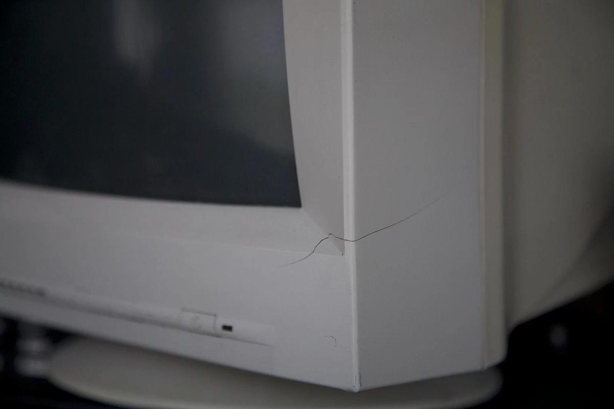 Used ViewSonic E641 VCDTS21356 Vintage 14" CRT Monitor, No swivel base.