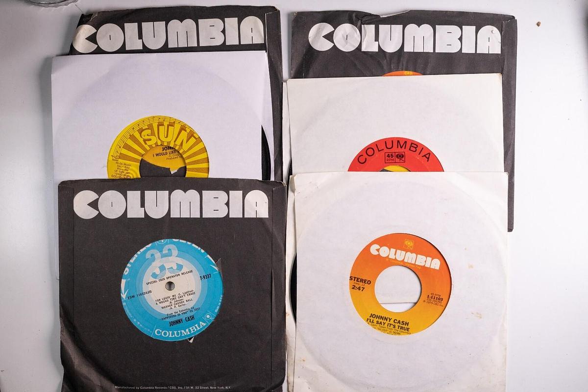Used Johnny Cash 45 Record Lot of 5 With 33 Special Coin Operator Release