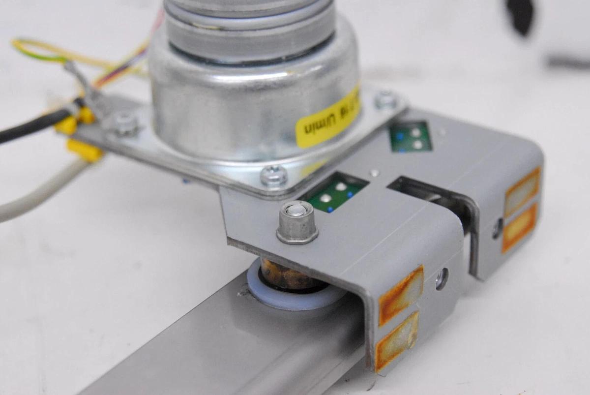 Used Hettich E2665 Lid Lock/Latch Assembly - 1401-01 Universal 320