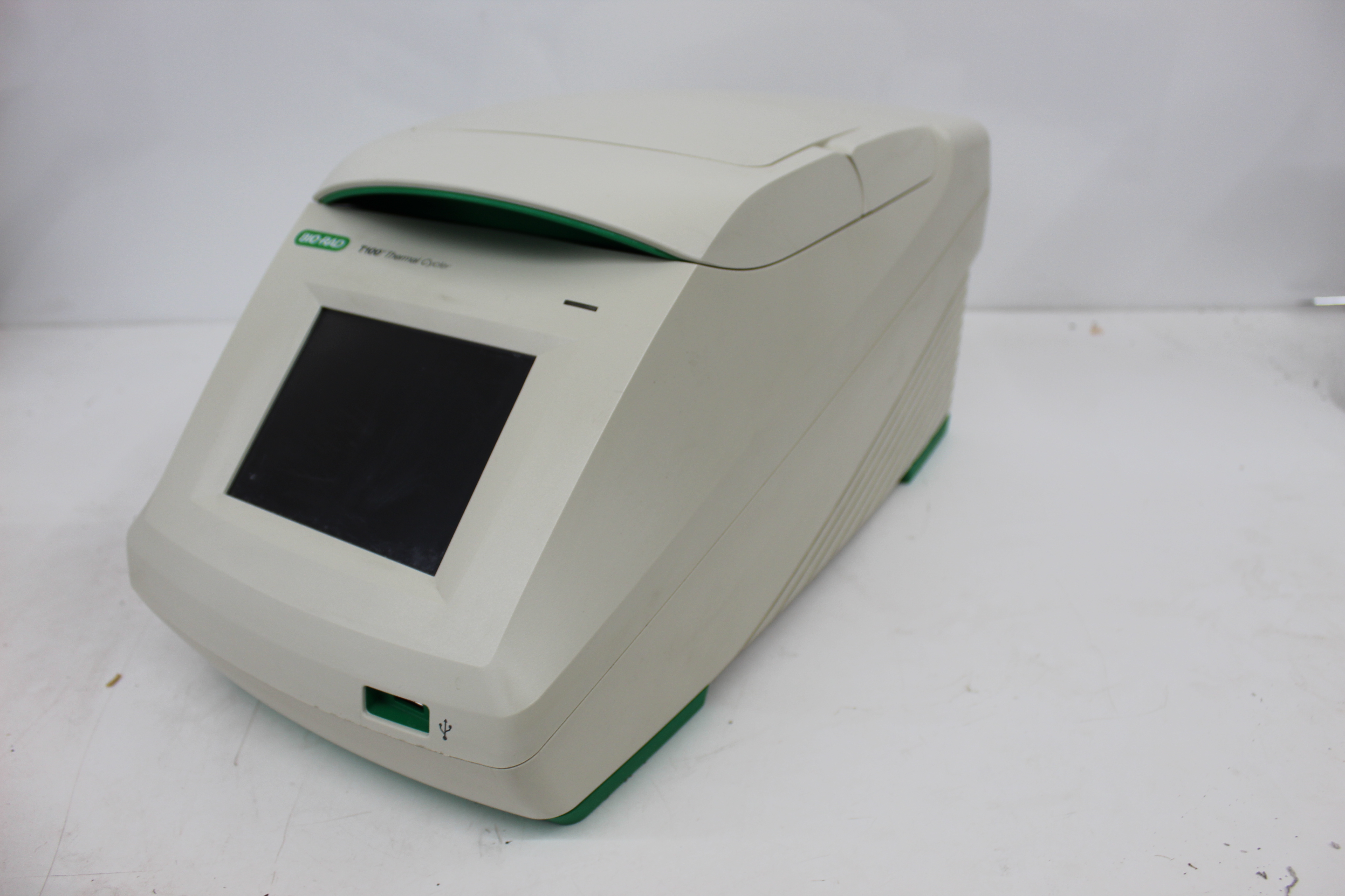 Used Bio-Rad T100 186-1096 96-Well PCR Thermal Cycler Touchscreen
