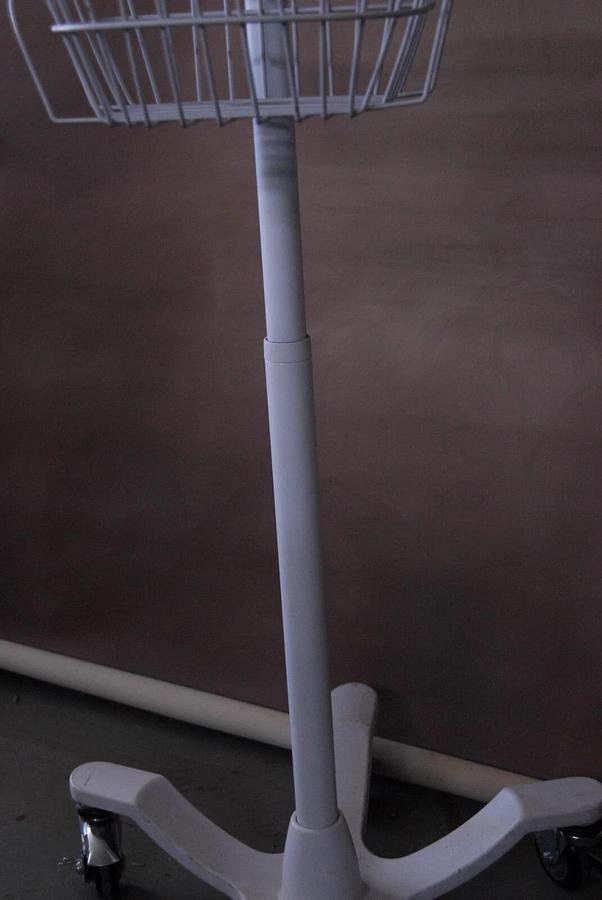 Used Welch Allyn 45NTO Vital Signs Spot LXi Patient Monitor W/ Stand