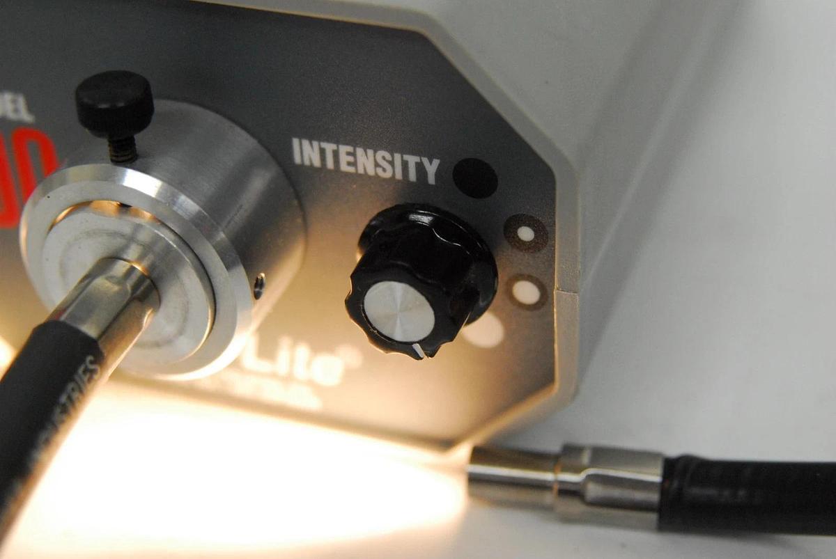 Used Dolan Jenner 3100 Fiber-Lite W/ 002112007024 Flexible Fiber Optic Light Guide