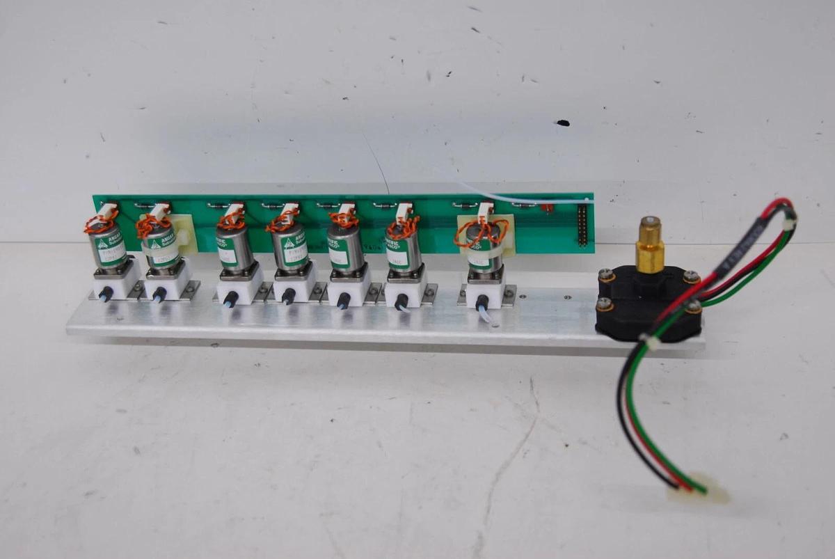 Used Applied Biosystems 600925 REV A Solenoid Manifold W/ Micro Switch 242PC15M