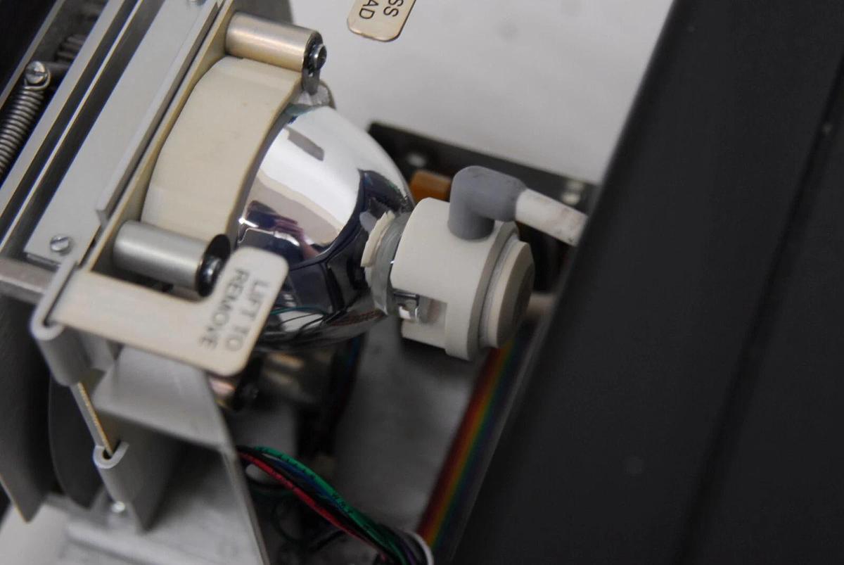 Used Linvatec Intravision 8425A Automatic Light Source