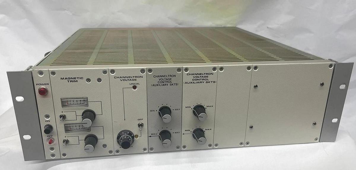 Used Vacgen 623 Magnetic Trim Channeltron Voltage Controller