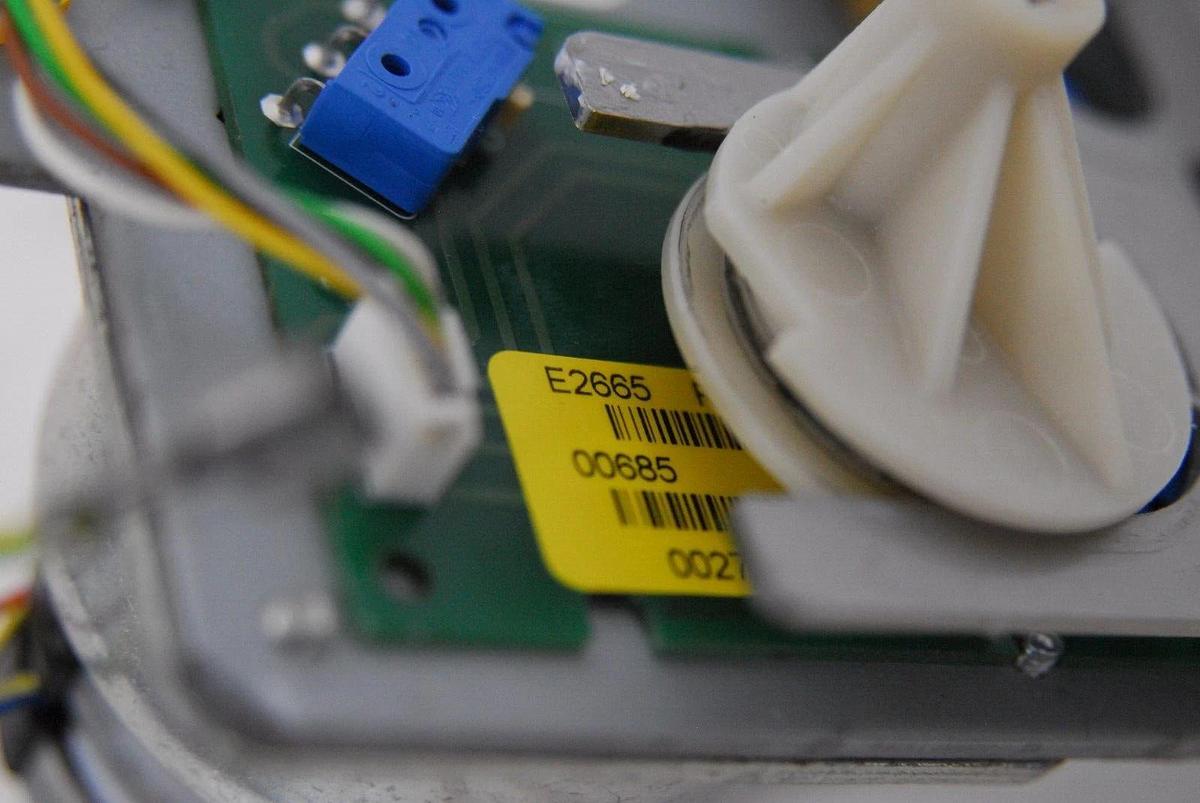 Used Hettich E2665 Lid Lock/Latch Assembly - 1401-01 Universal 320