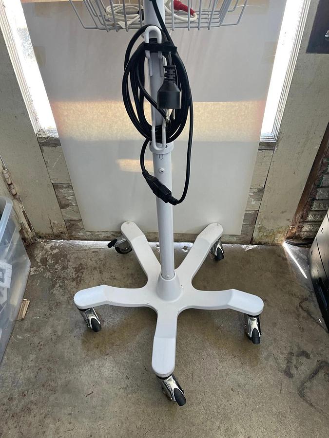 Used Welch Allyn 42MTB Vital Signs Monitor w/ Stand, Accessories