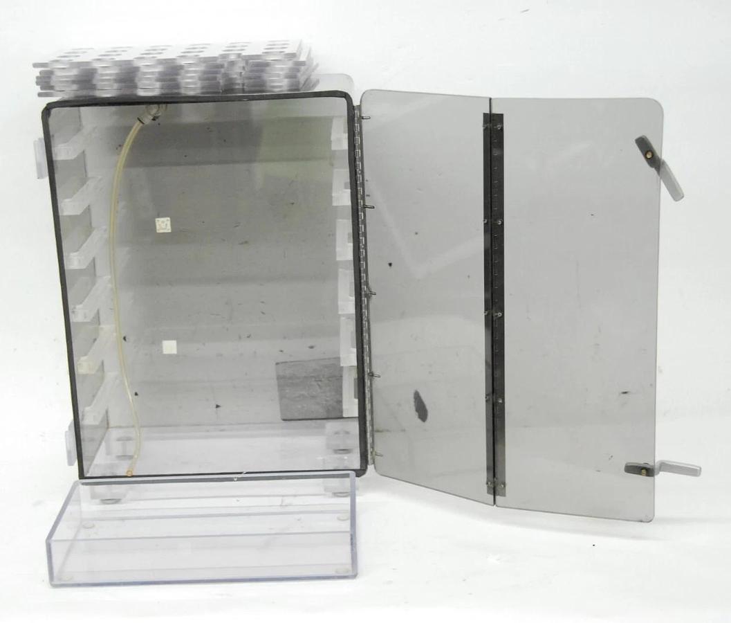 Used COY 100 Humidified Incubation Box (16"x12"x6")