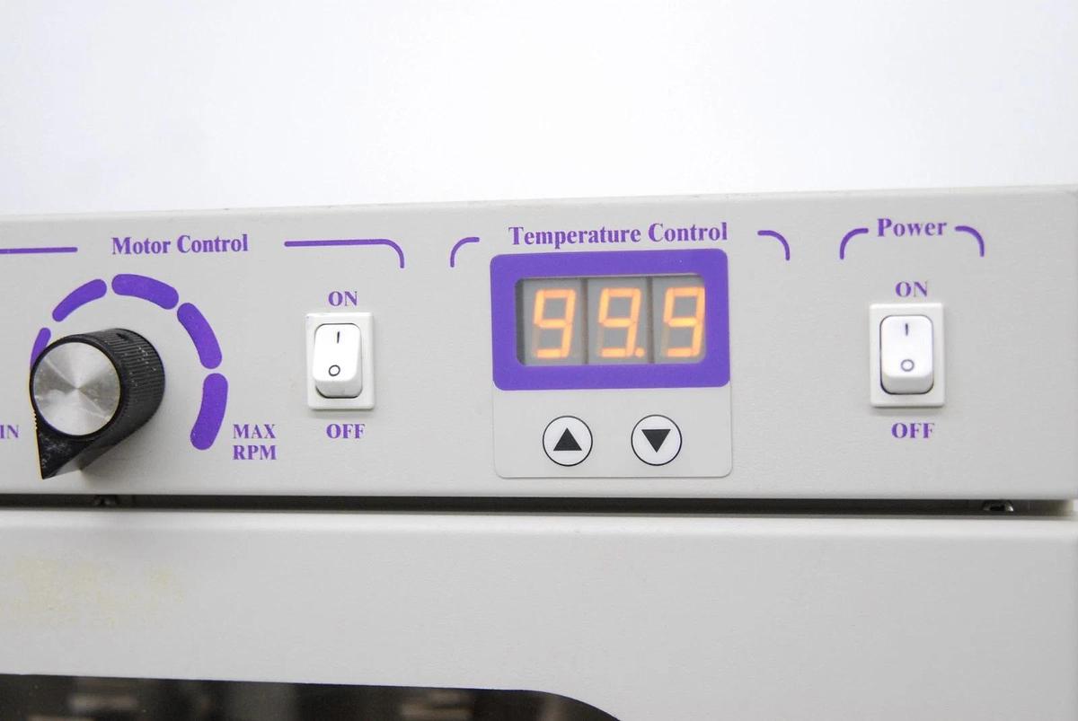 Used UVP 95-0031-01 HybriLinker HL-2000 Digital Hybridization Oven w/ UV Crosslinker