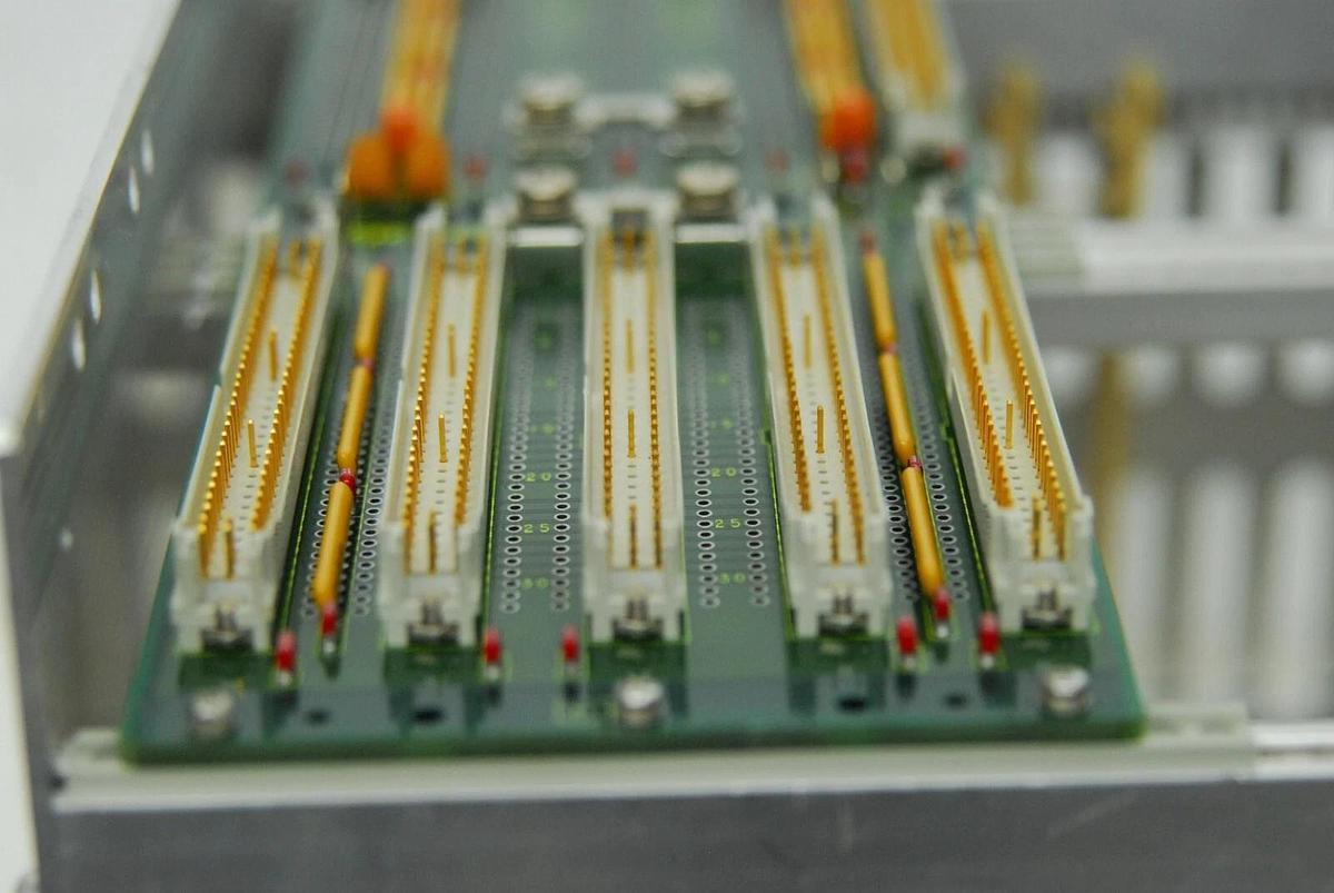 Used Schroff 23000-465 Backplane 6U VME 5-SLOT MONO ADC W/ Enclosure TVC-06NDA-4