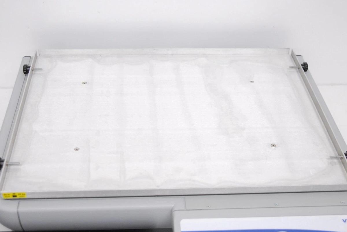 Used VWR 89032-100 5000 STD Standard Analog Orbital Shaker 24"x18" Deck/500 RPM/120V