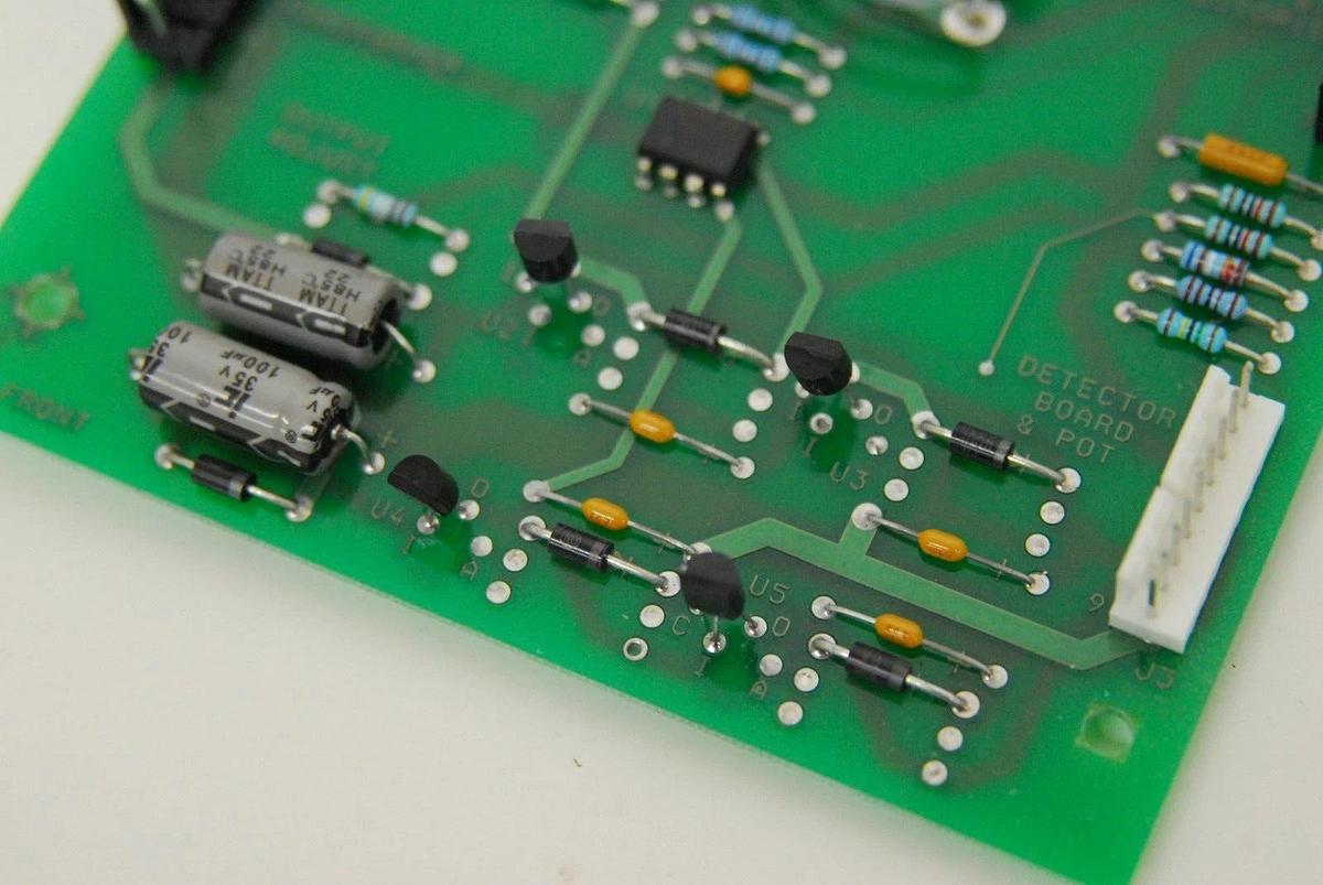 Used 333182-604-4 SPEC 20+ Analog Board - Thermo Spectronic 20+